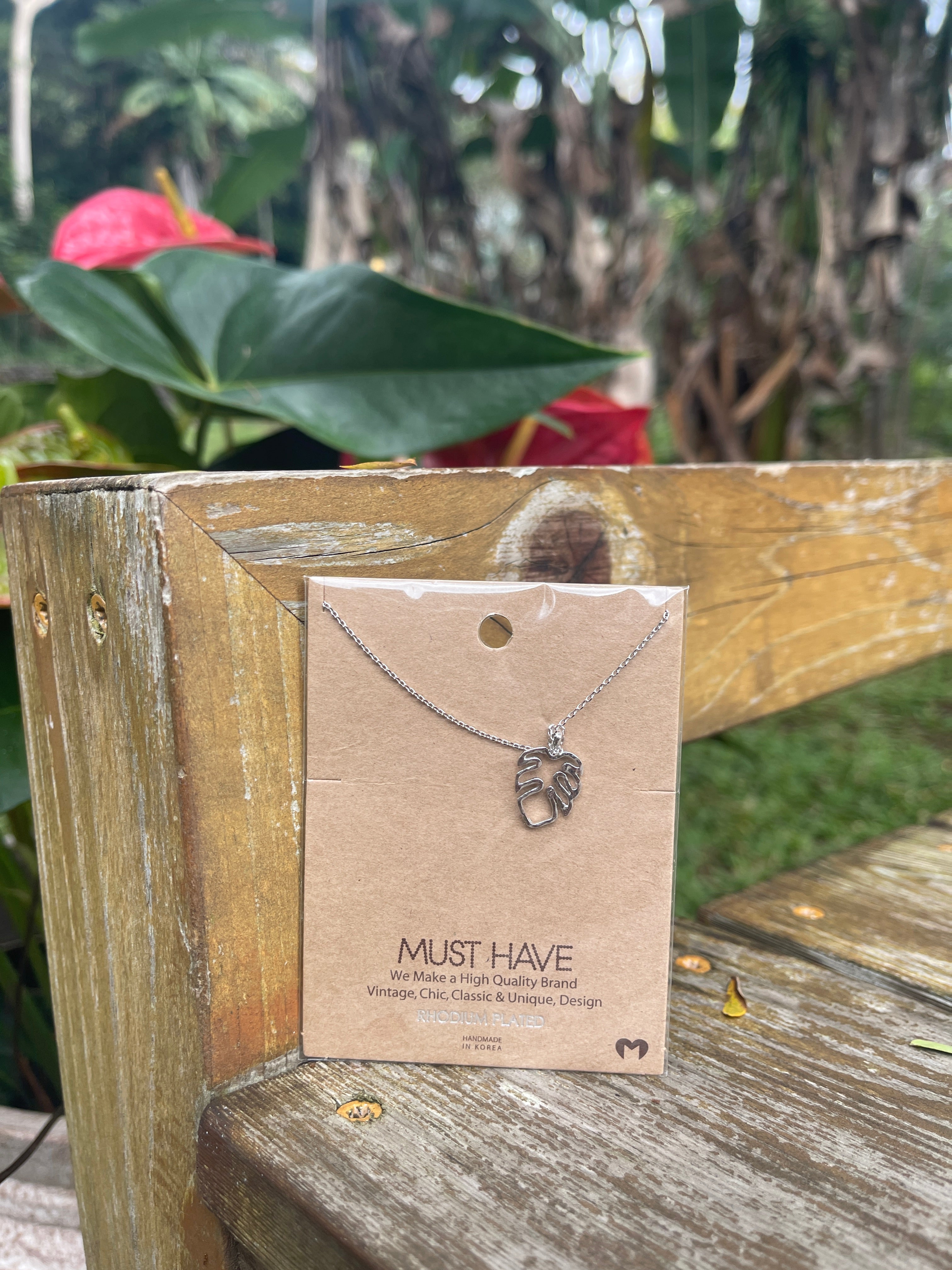 Monstera Outline Necklace