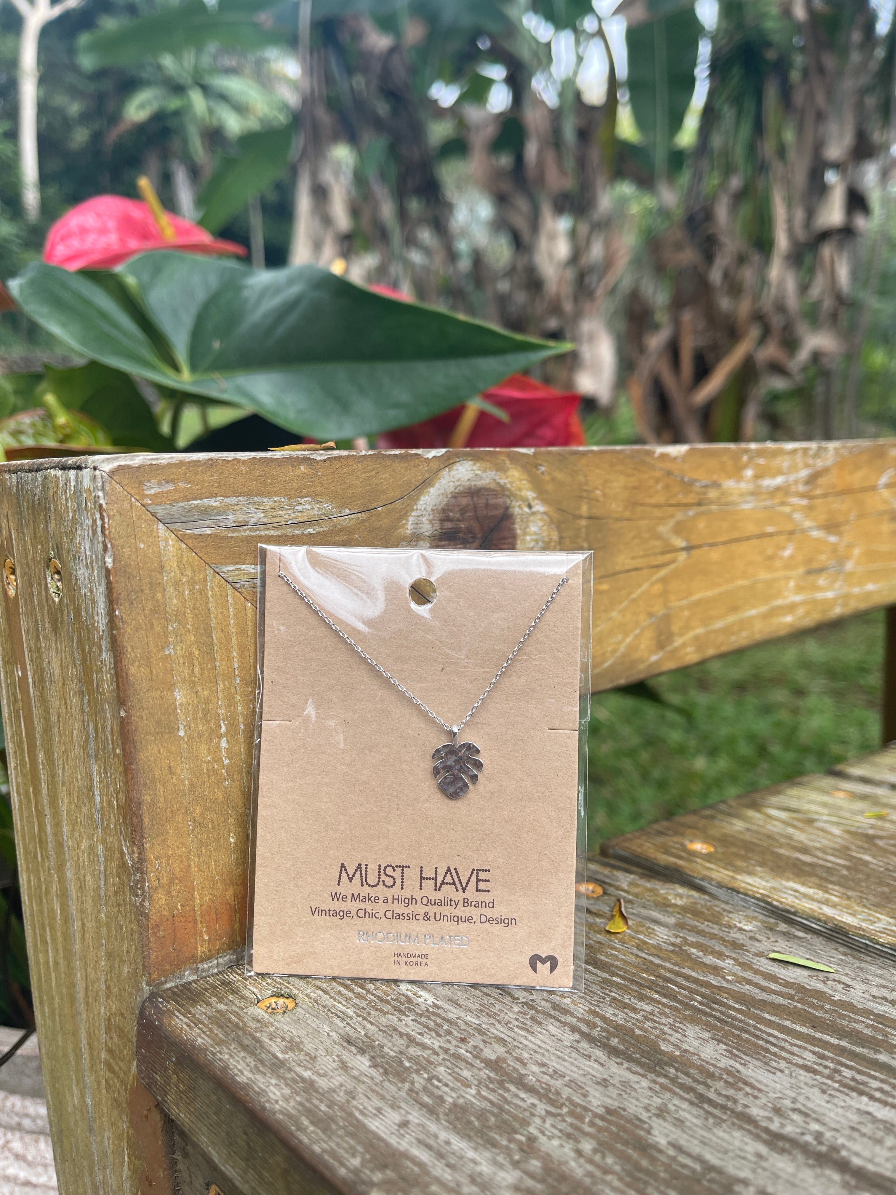 Monstera Outline Necklace
