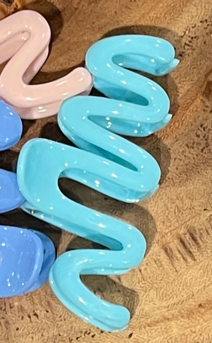 Island Wave Squiggle Claw Clip