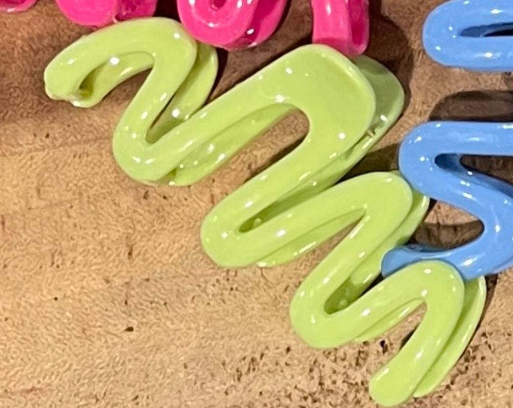 Island Wave Squiggle Claw Clip